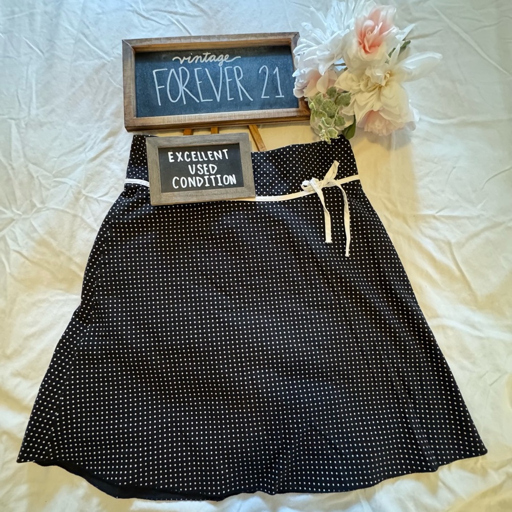 EUC + Vintage Forever 21 + Black and White Polka Dot A-Line Skirt